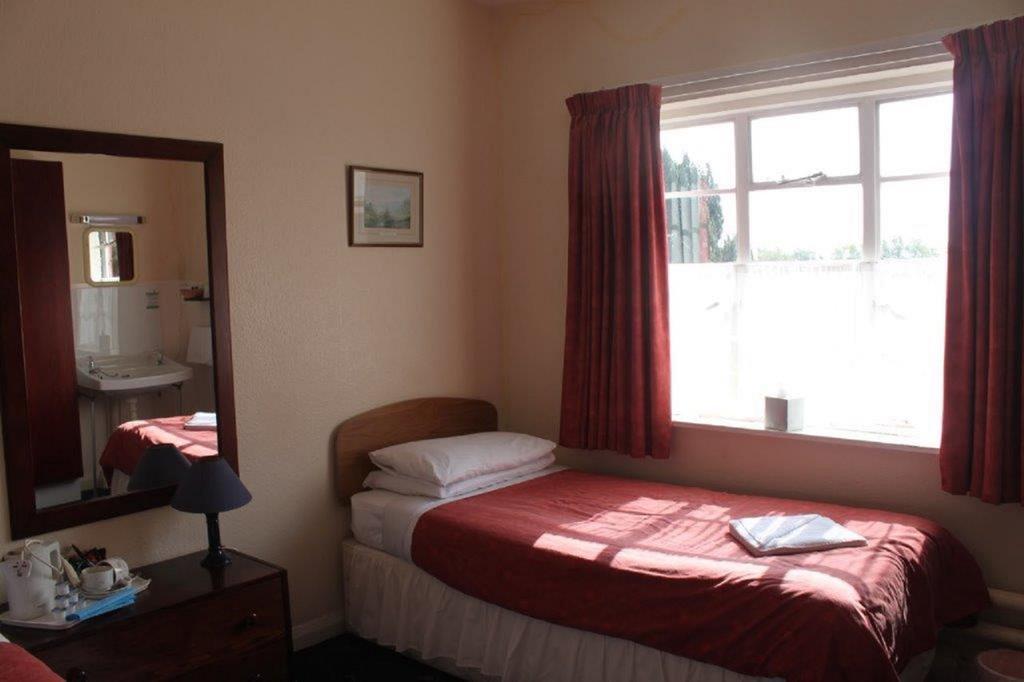 Lambert Manor Hotel Grange-over-Sands Oda fotoğraf